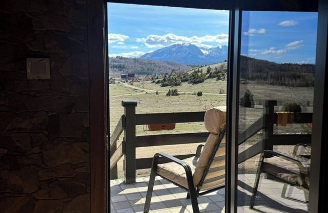 Peaceful Cabin with Mountain View - Ideal for Families!