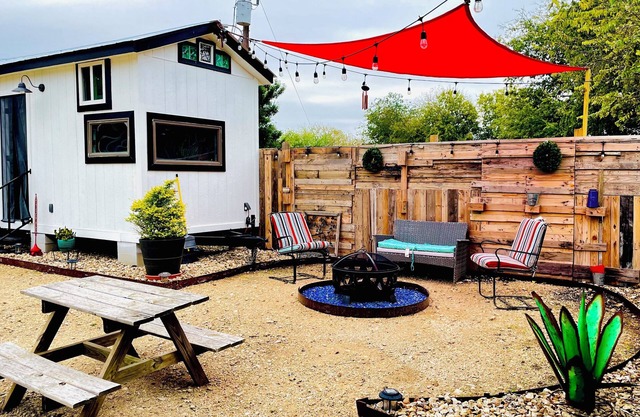 Peaceful Charming Tiny Home