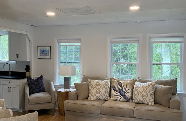 Peaceful Cottage in the Heart of Osterville Village Walk to Shops & Restaurants