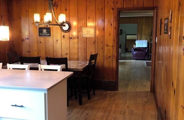 Peaceful Easy Feeling- 4 bedrooms 3 bathrooms