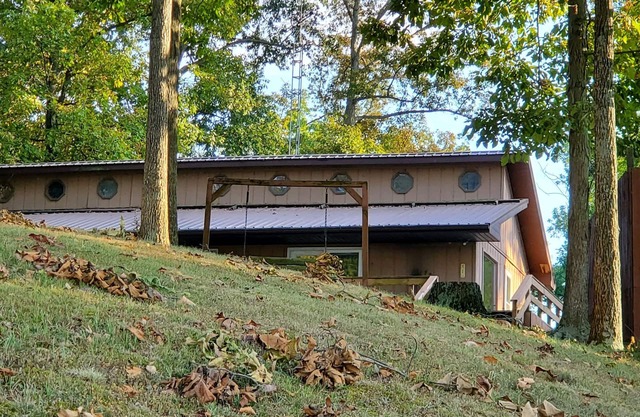 Peaceful Lake House Cabin 2, Kayaks Provided Free, Direct Water Access!