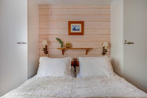 Peaceful Lake Norvajärvi Cottage Hosted by Hygge Host