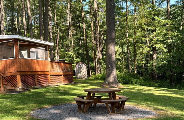 Peaceful Pines Where nature meets casual comfortnn