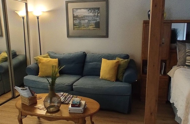 Peaceful Pond Retreat Clean Cozy Private Near Traverse City!