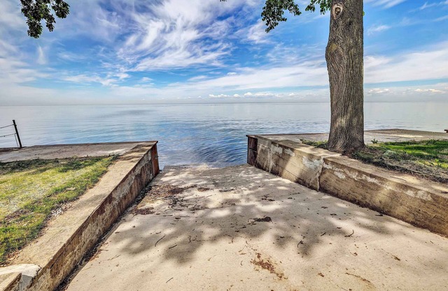 Peaceful Waterfront Cottage | Door County | Sleeps 7