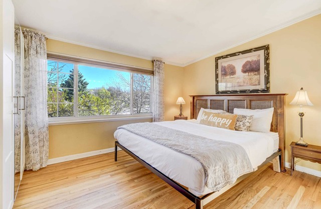 Peach House | Adventure Haven | Dog Friendly/BBQ