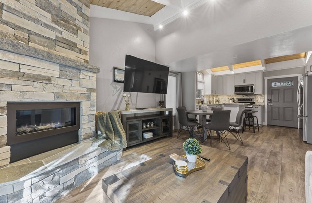 Peak Comfort in North Tahoe! Elevate Your Stay with Our Premium Retreat.