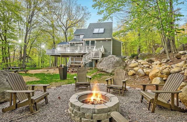 Peak Foliage Getaway. Hiking, Kancamagus, & Spacious North Conway Home