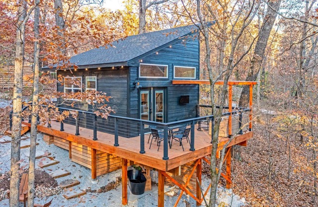 Pedal & Perch Cabin S