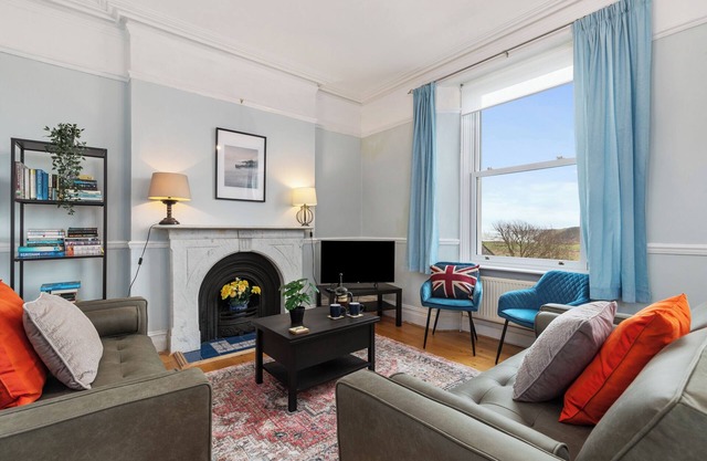 Penalun House - Beautiful Sea Views