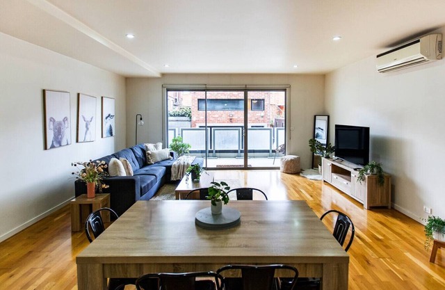Penny. 2BR Stylish Brunswick Stay w/Parking