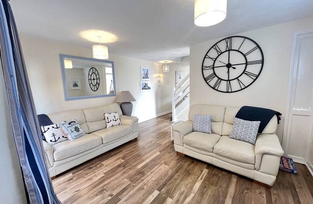 Penny Cottage close to Historic Dockyard Gunwharf Quays & Portsmouth Cathedral