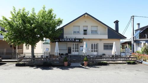 Pensión Albergue Gonzar
