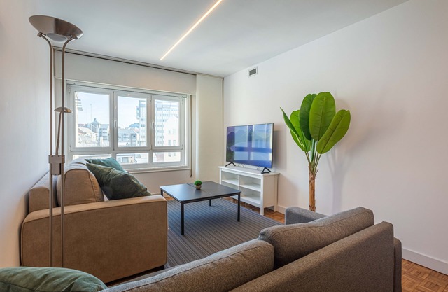 PENTHOUSE BEACH ORZAN GARAGE IN BUILDING. INTERNET