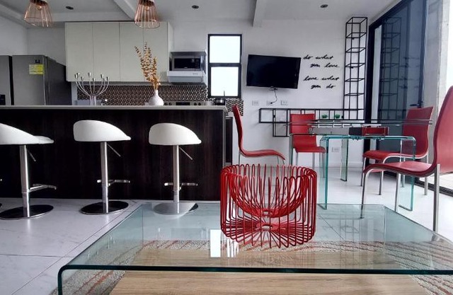 Penthouse con terraza y hermosa vista. Jacuzzi privado.