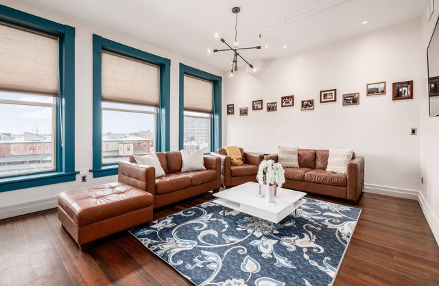 Penthouse Condo by North Market & Convention Center