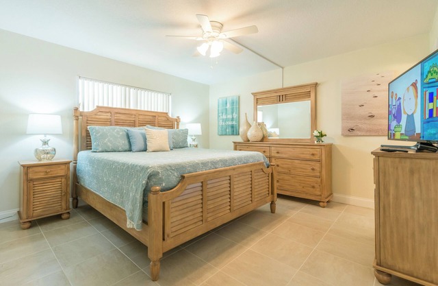 Penthouse Next to Pier with Amazing Oceanfront Views and Heated Pool