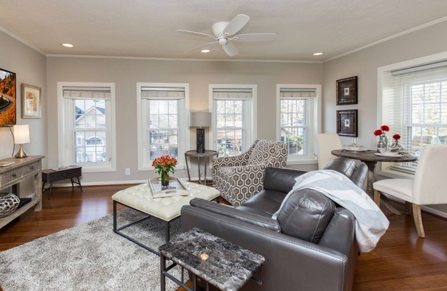 Penthouse on Main A 1BR/1BA Penthouse on Main Street Blowing Rock