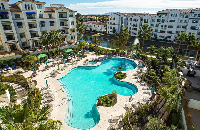 Penthouse, Resort Pool, Canal and Mountain Views!
