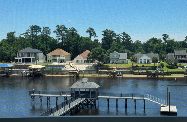 Penthouse Waterway Views, Close to Everything, Privately Located & No Crowds