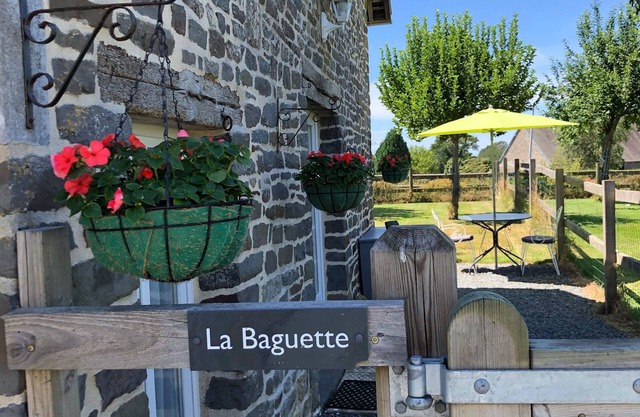 Perfect for couples! Quality renovation and ideal location. Free Wifi. Bikes.