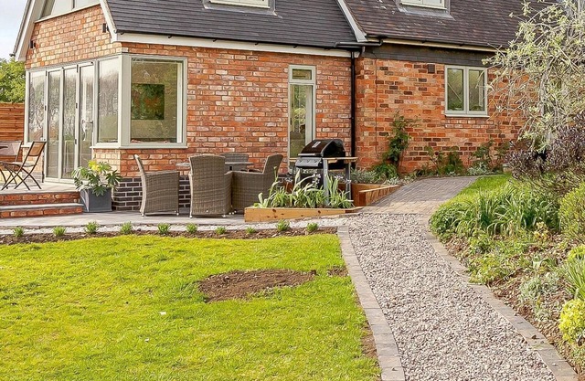 PERFECT FOR EASTER BREAK..WALKS,GARDENS.