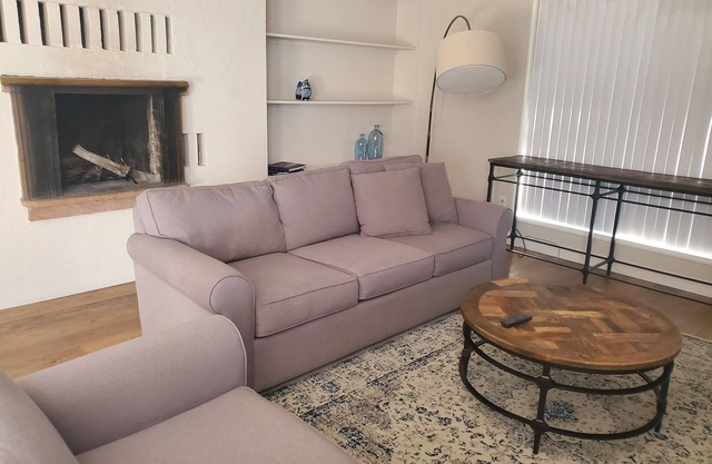 Perfect for traveling Dr.s and Nurses, near the St. Helena Hospital