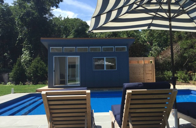 Perfect Hamptons Beach Retreat Saltwater Pool - Walk to Private Beach