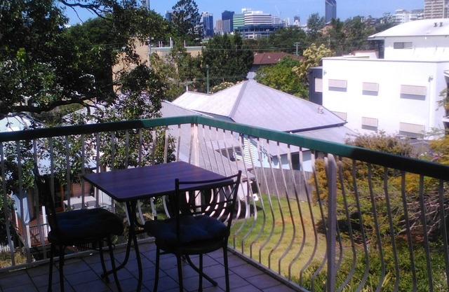 Perfect Location - City, Train & Wesley Hospital