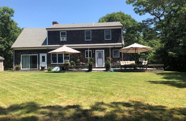 Perfect Location for a Martha's Vineyard Vacation or Wedding. Pet Friendly!