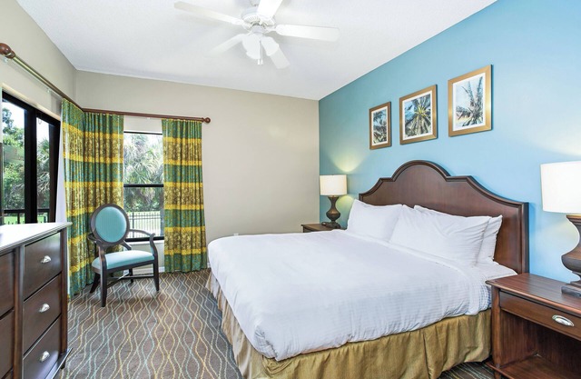 Perfect Location For Vacation! Relaxing Pool, Free Parking, Near Disney