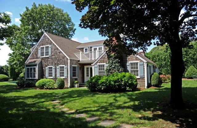 Perfect Location - Walk or Bike to Beach Lane Beach to the Wainscott Beach