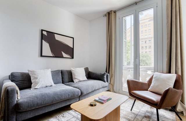 Perfect Sagrada Familia 1BR, Stylish Furniture, by Blueground