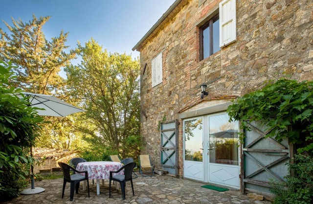 Pet-Friendly Agriturismo "Antico Podere Carbone" with Garden & Wi-Fi