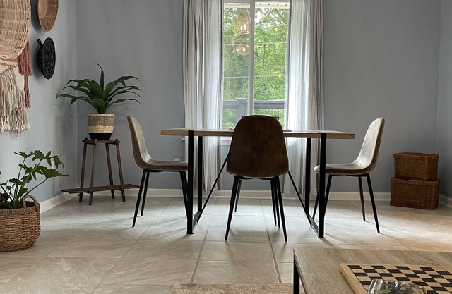 Pet Friendly and Close to the Lake!