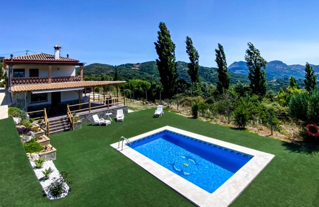 Pet friendly home in Algatocin