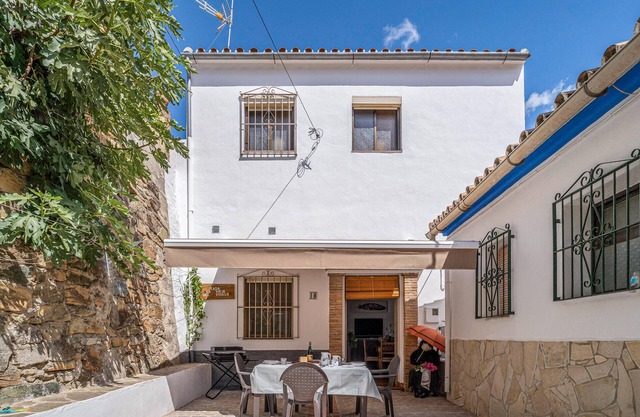 Pet friendly home in Jubrique with WiFi