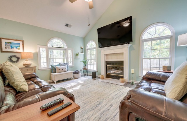 Pet-Friendly LaGrange Vacation Rental w/Deck!