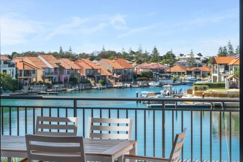Pet Friendly Luxe Canals Waterfront Retreat with Private Jetty & Spa