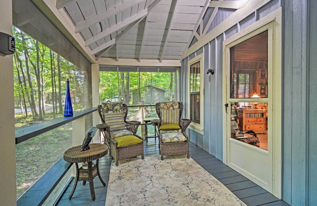 Pet-Friendly 'One Crow Cottage' in Harbor Springs!