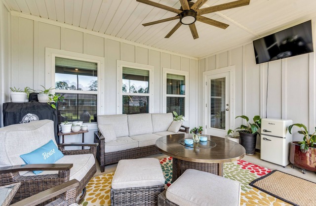 Pet-Friendly Pensacola Home w/Fenced Backyard