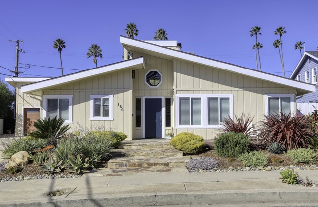 Pet Friendly Shell Beach House - Min 30 Nights