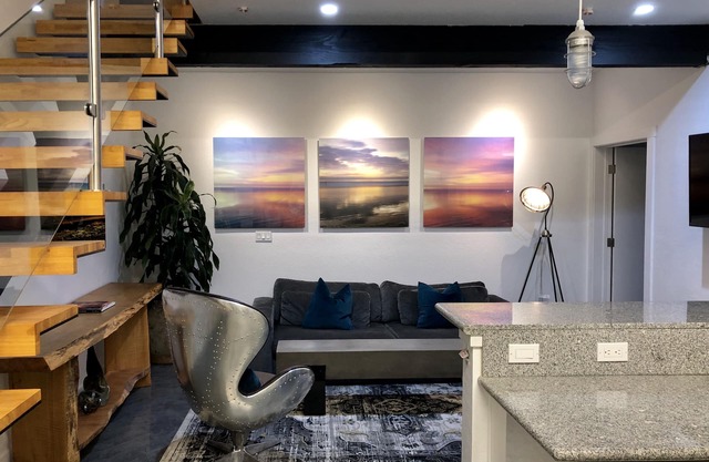 Petaluma Modern Sky Loft, Close to Wineries and Downtown Petaluma