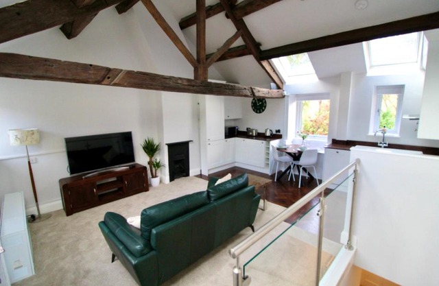 Pheasants Crossing - luxurious and cozy cottage in peaceful rural location