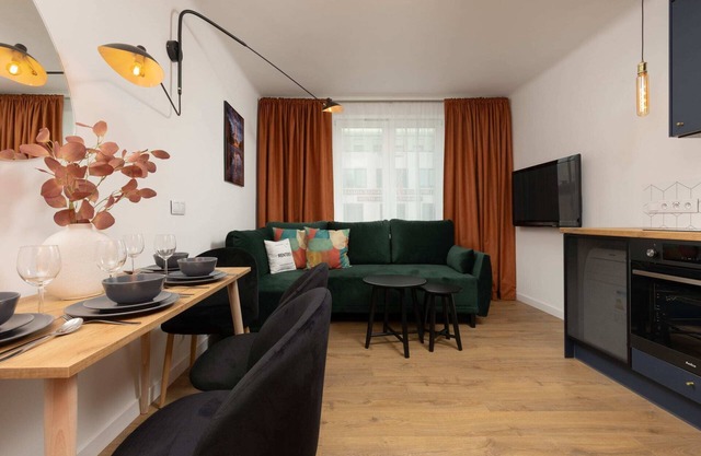 Piękna 52 | Atmospheric Apartment | AC