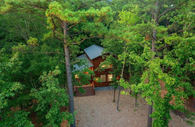 Pickleball, Pool, Splash Fountain, Clubhouse, Walking Trails, Basketball