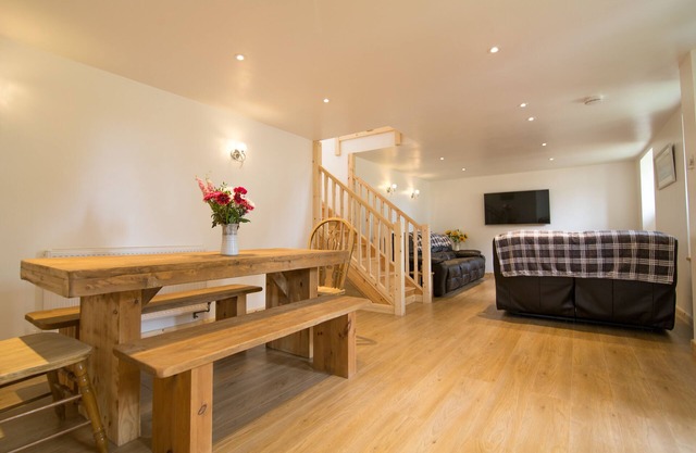 Piglets, modern barn conversion .Nr Tintagel, Padstow, Bude & beach.