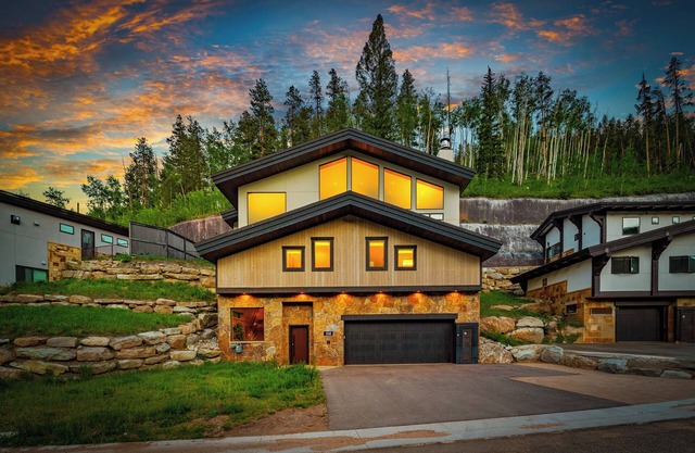 Pine & Peak/Vail Slopeside Stargazing Deck