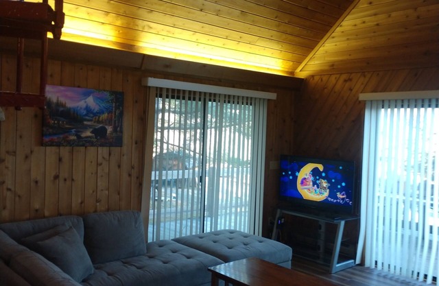 Pine Tree Lane Chalet