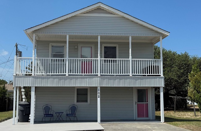 PLANE FUN-Charming 2-bedroom house in Kill Devil Hills short walk to beach.